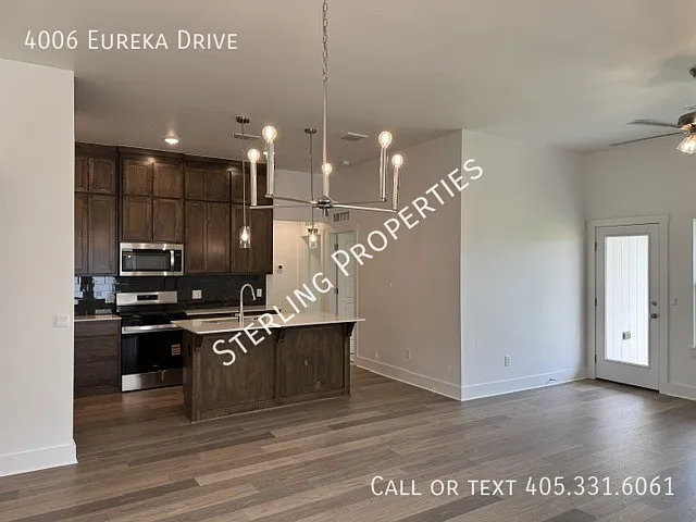 4006 Eureka Dr — Photo 8