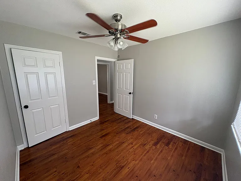 1307 Corona Dr — Photo 14