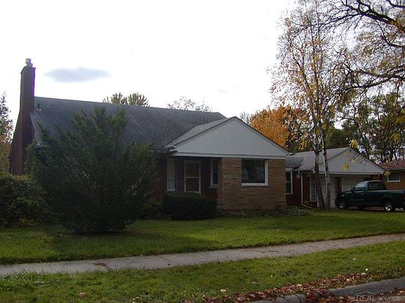 2nd image of 19654 Woodland St