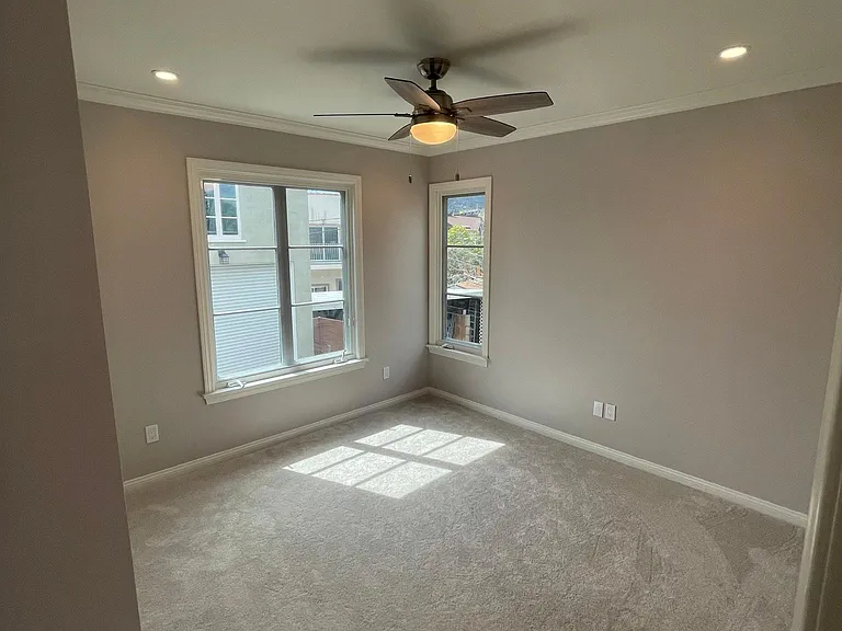 2334 1/2 Del Mar Rd — Photo 10
