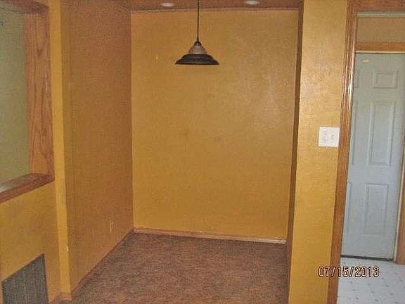 3rd image of 1009 Dillingham Ave