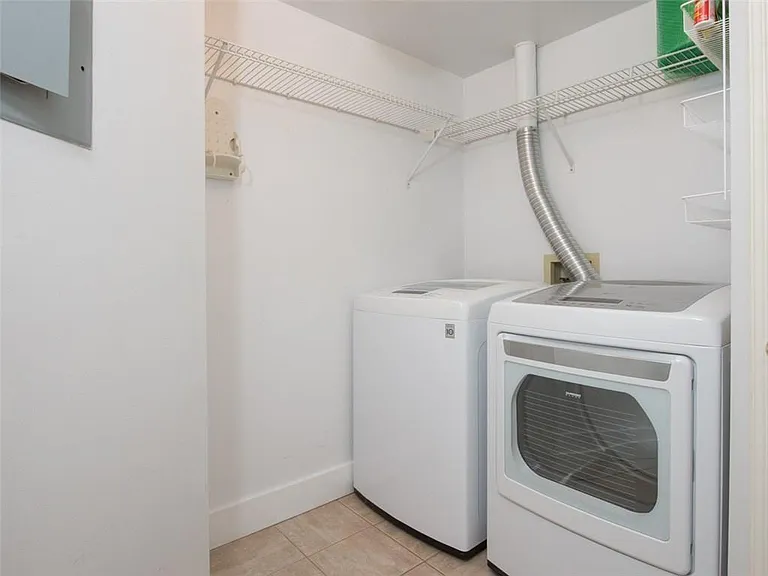 199 14th St NE #205 — Photo 16