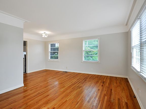 4th image of 1443 N Marengo Ave