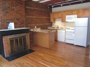 6 Moon St #1V, Boston, MA 02113