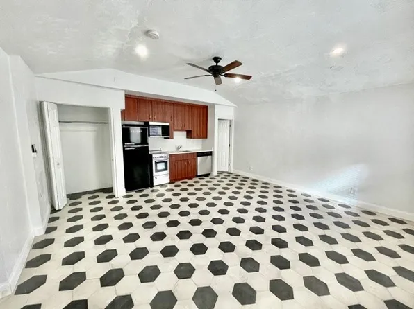 223 Endicott St APT 2, Boston, MA 02113