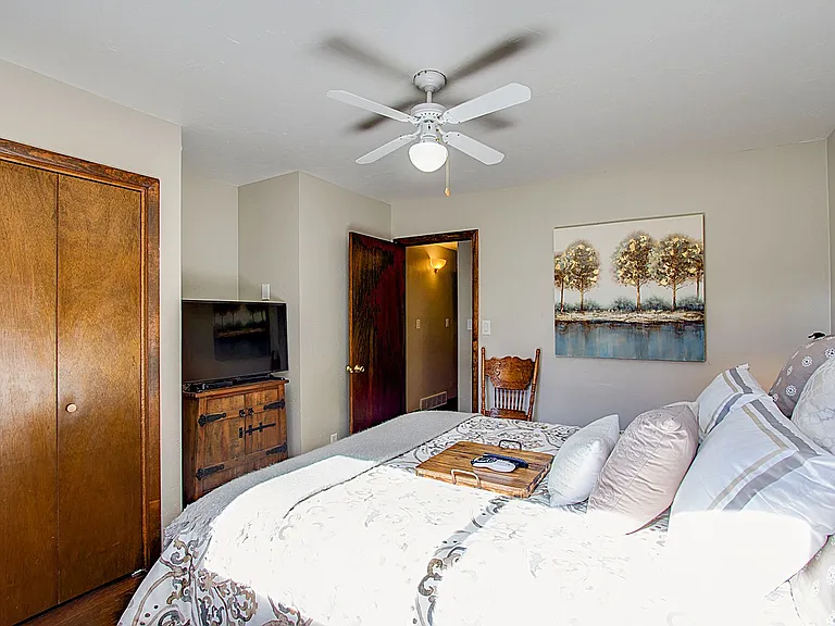 1040 Forest Hill Rd — Photo 27