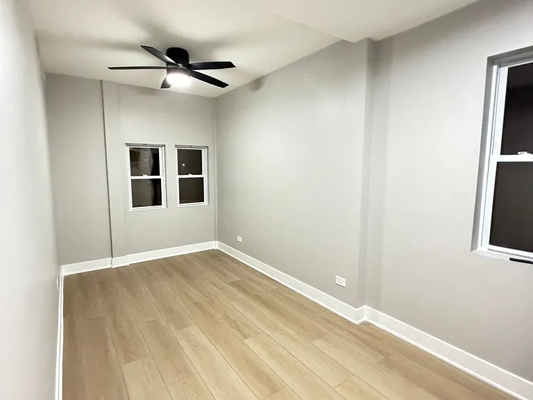 6350 S Saint Lawrence Ave — Photo 7