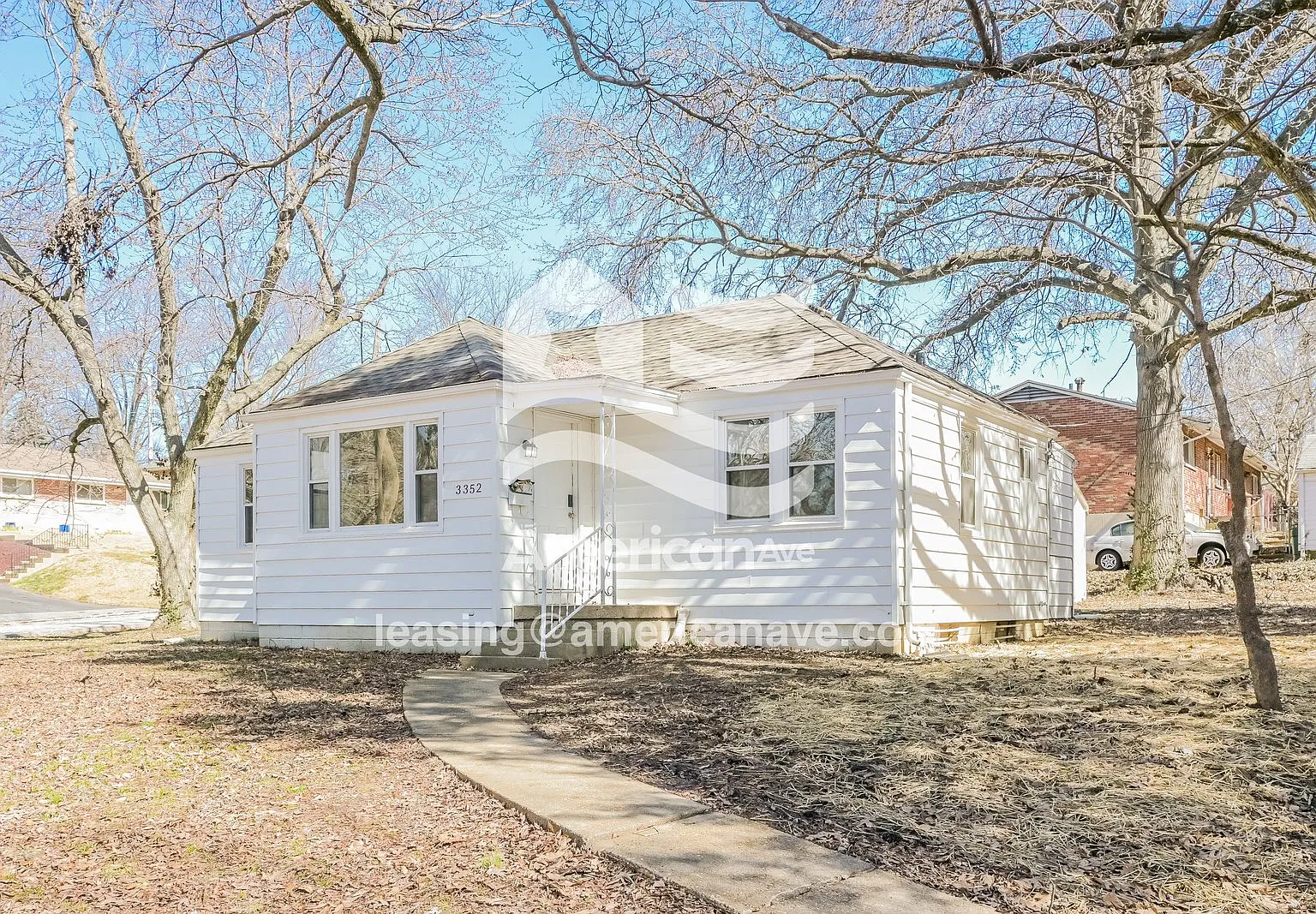 3 bed, 1.0 bath, 1164 sqft, $1,739 — Photo 2