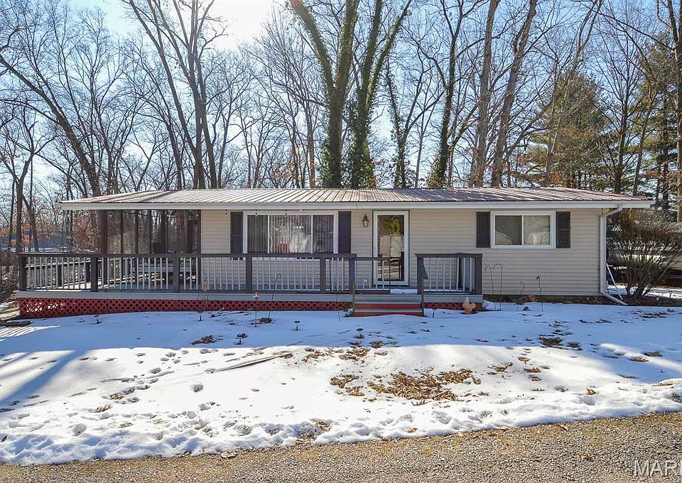 1st image of 15 Oak Tree Ln