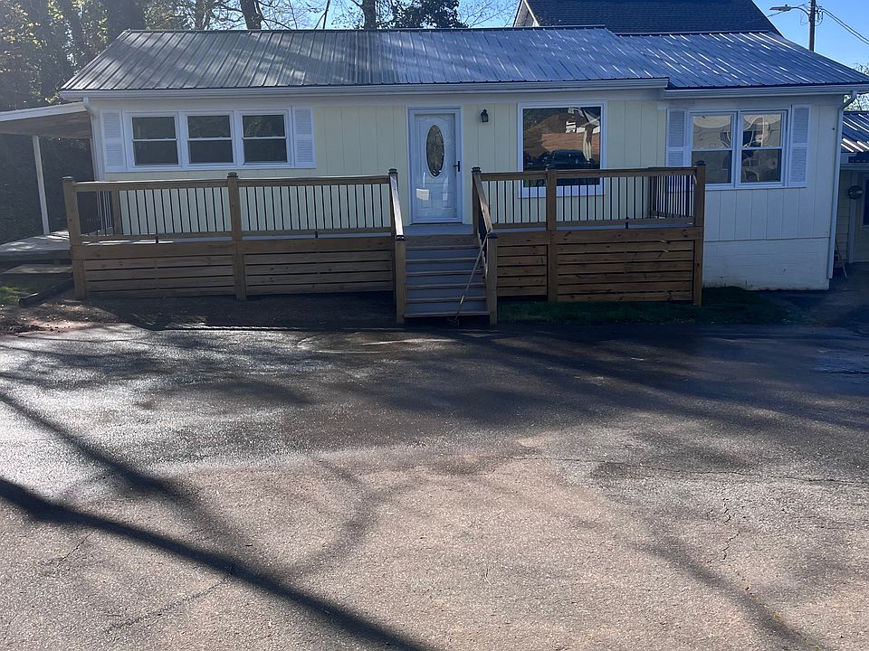 1250 Sq. ft. completely remodeled 3BR
2 Bath home.