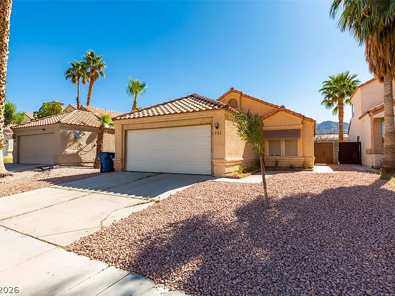 582 Searchlight Dr — Photo 2