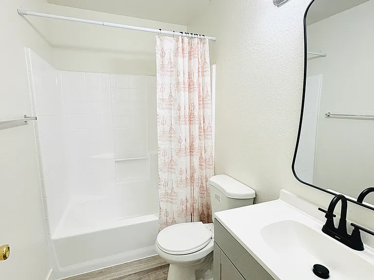 1250 W Linden St #1 — Photo 12