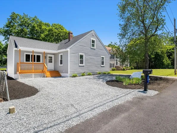 72 Woodlawn St, East Taunton, MA 02718
