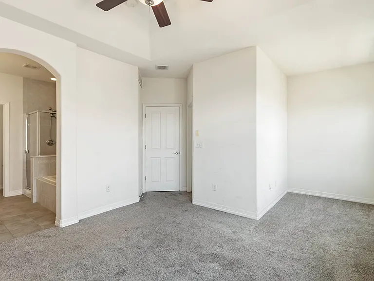 9219 Kornbrust Cir — Photo 9