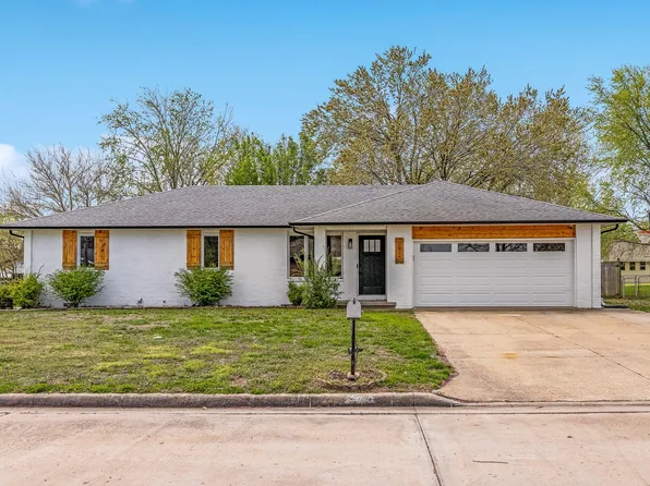 2216 W Auburn Street, Bolivar, MO 65613