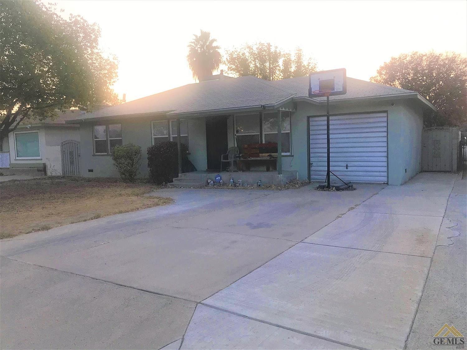 325 C St, Wasco, CA 93280 Zillow