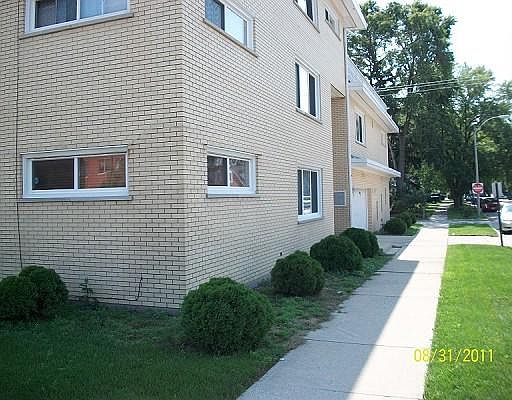 1st image of 8701 S Sacramento Ave APT 2NE