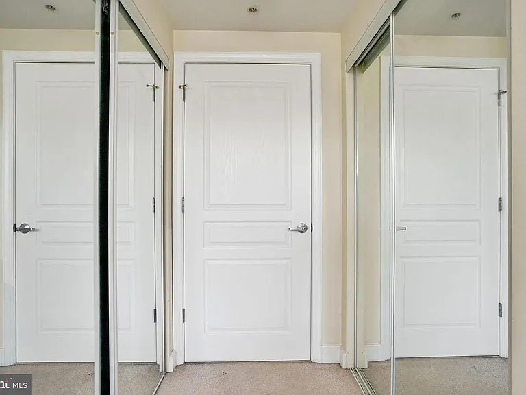 2451 Midtown Ave #16 — Photo 41
