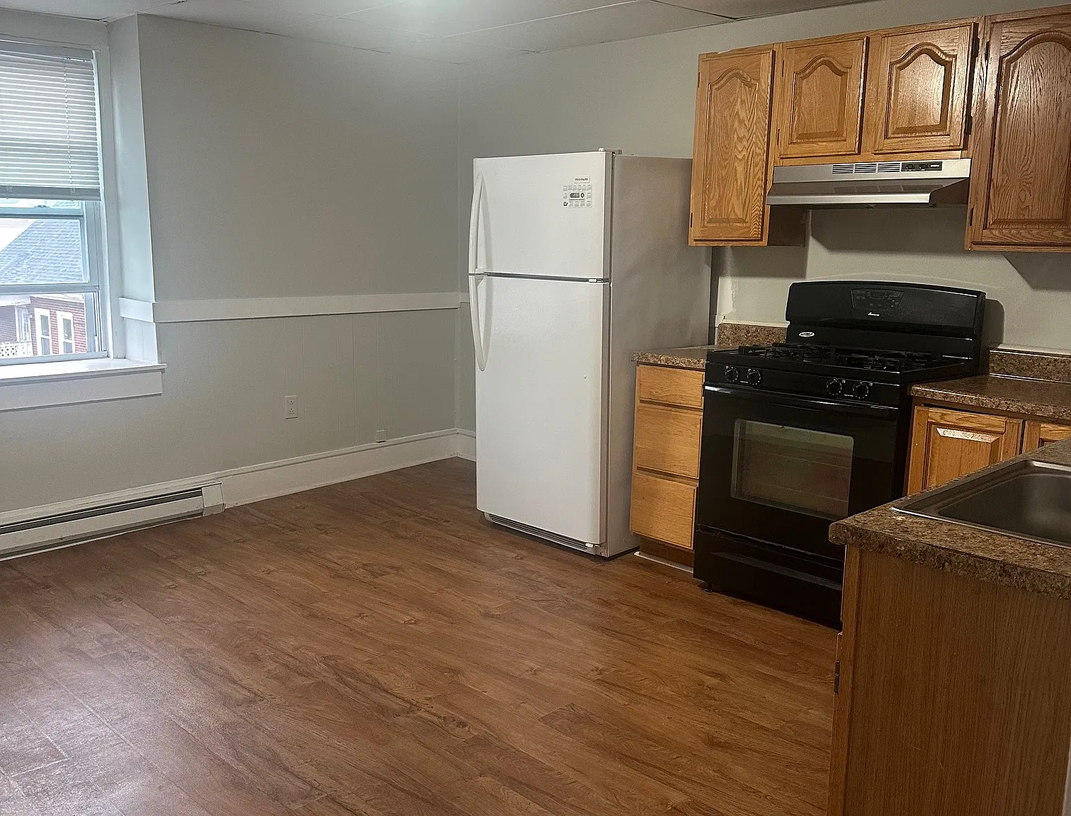 869 Gorham St — Photo 2