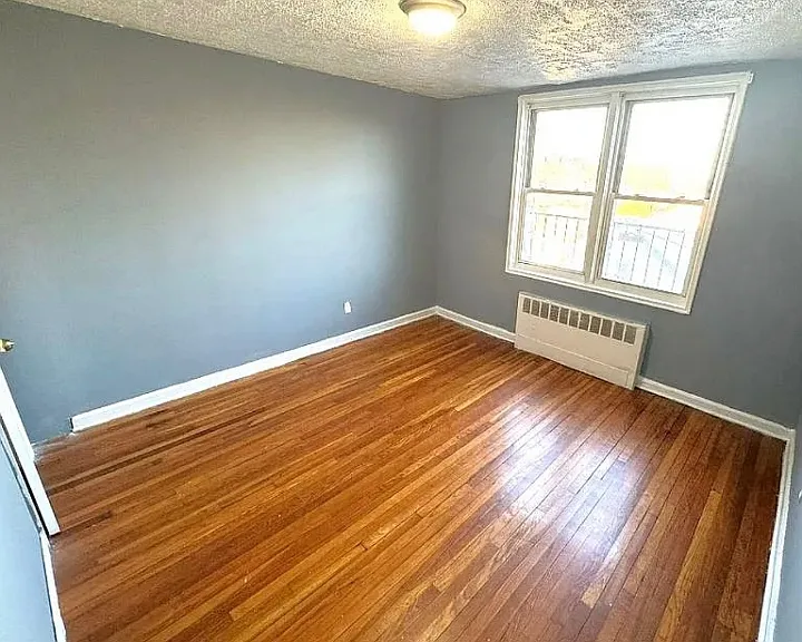 102 Chancellor Ave #A4 — Photo 4