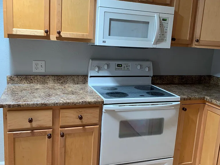 627 N Elati St — Photo 9