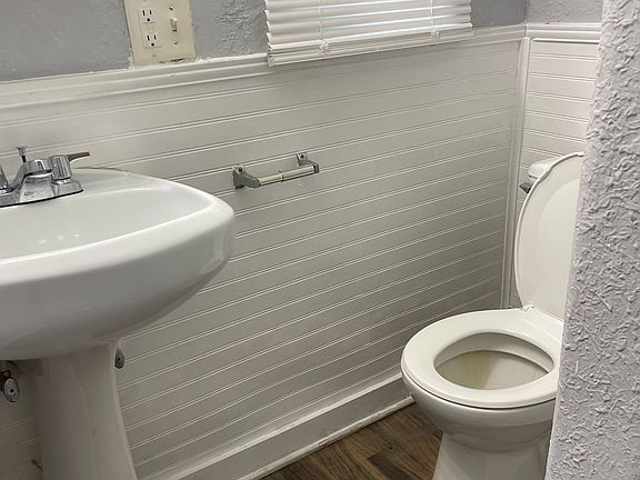 4th image of 1631 W 31st St #2
