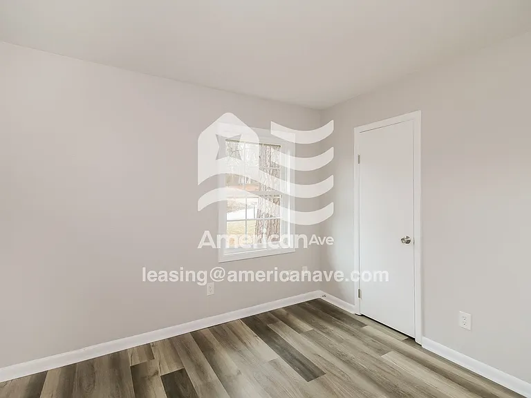 599687_011_wm_-_bedroom_13526938.jpg