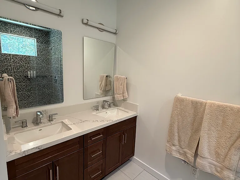 9560 Parker Ln — Photo 5