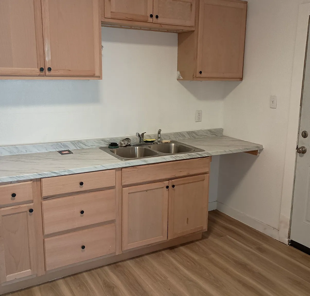 5 bed, 1600 sqft, $1,500 — Photo 3