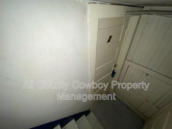 4th image of 1319 Custer St APT 2