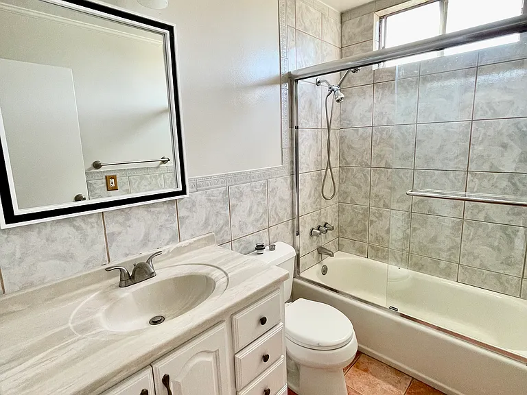 225 4th Ave #2 — Photo 4