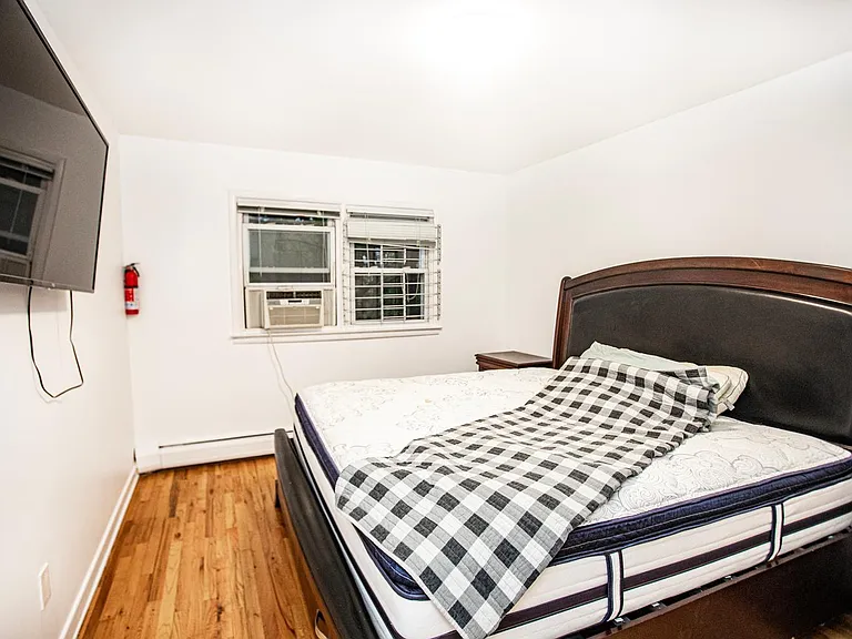 391 Manila Ave #2 — Photo 17