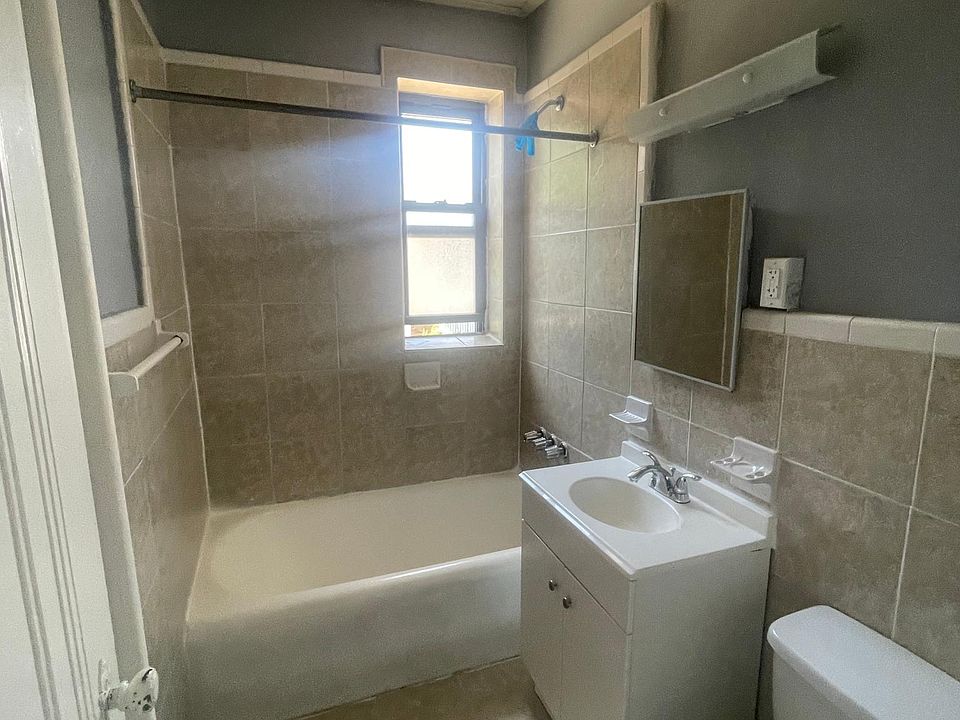 2nd image of 90 W 34th St #7B