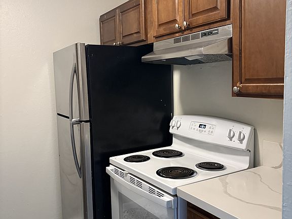 2nd image of 3620 Verde Dr #301