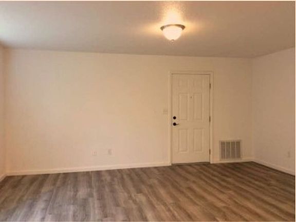 2nd image of 10 Coral Cir APT 1