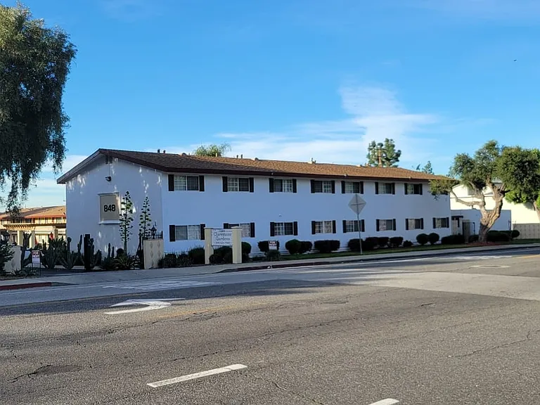 848 W Bonita Ave — Photo 37