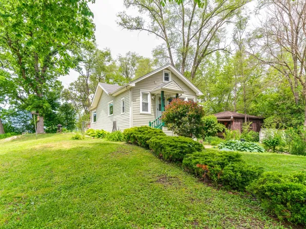 28324 W Park Ave, Wauconda, IL 60084