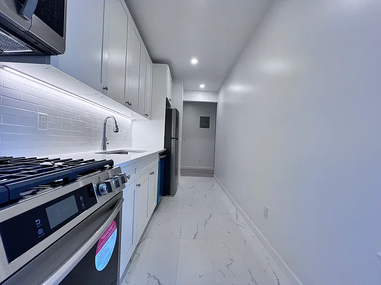 247 Wadsworth Ave #2F — Photo 8