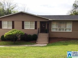 1104 Forest View Ln, Vestavia Hills, AL 35216