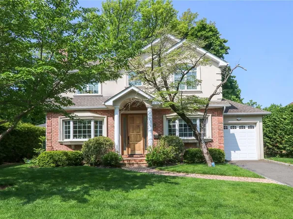 4 Bromley Lane, Great Neck, NY 11023