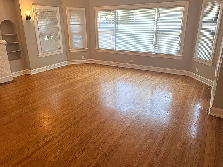 7737 S Yates Blvd — Photo 3
