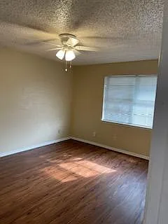 2 bed, 1.5 bath, 1000 sqft, $1,480 — Photo 3