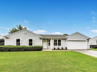 1005 Wembley Dr, Island Lake, IL 60042