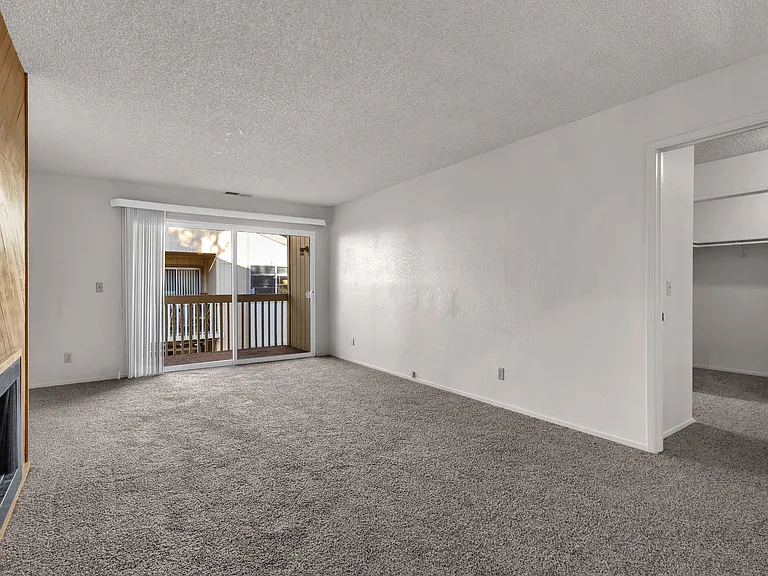 2300 Dickerson Rd #42 — Photo 3
