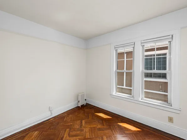 8916 Shore Court image 9 of 11