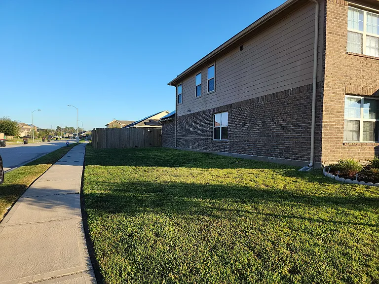 2603 Gold Flake Terrace Rd — Photo 2