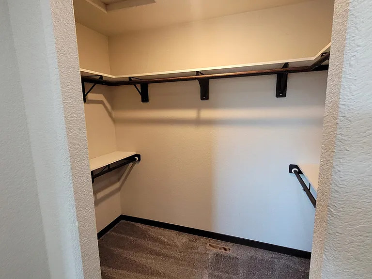541 Mace Dr — Photo 7
