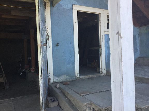3rd image of 30 Thompson St