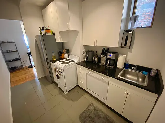 Rented by J PRESTON AND ASSOCIATES INC | media 10