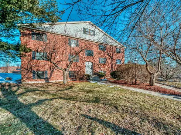 3 Fairfax Avenue #323, Derry, NH 03038